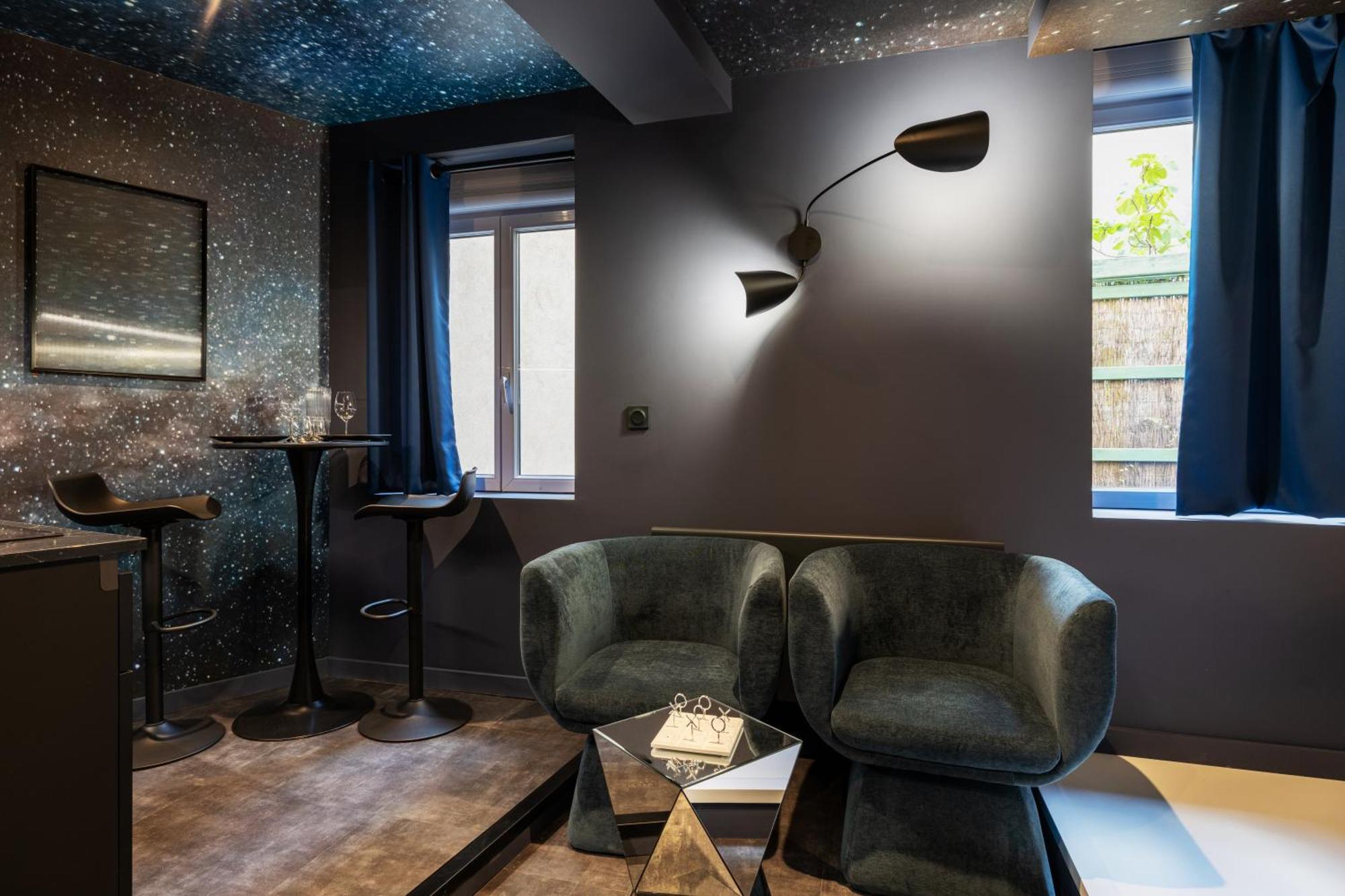 Galaxy La Tete Dans Les Etoiles Appartement Riom Buitenkant foto