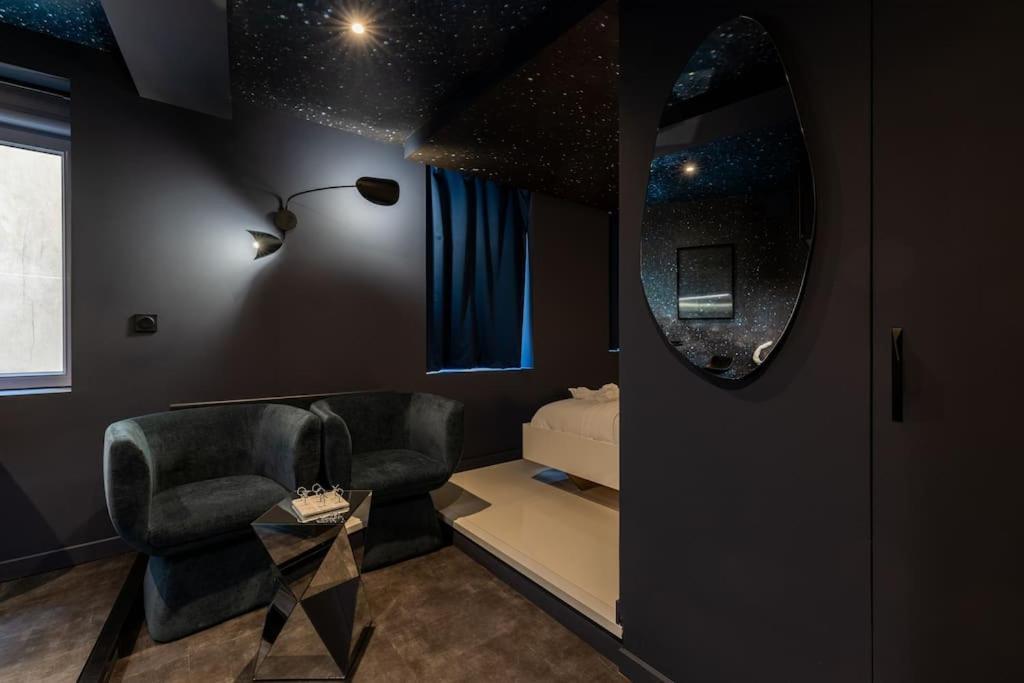 Galaxy La Tete Dans Les Etoiles Appartement Riom Buitenkant foto